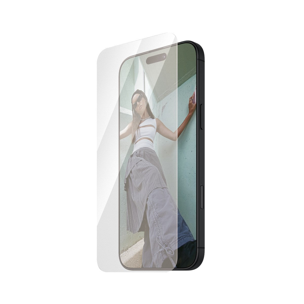 SAFE. by PanzerGlass® Displayschutz iPhone 16 Pro | Ultra-Wide Fit